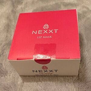 NEXXT LIP MASK NEW IN BOX